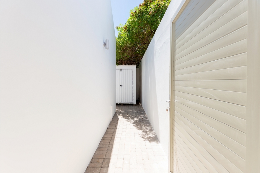 5 Bedroom Property for Sale in Golden Mile Western Cape